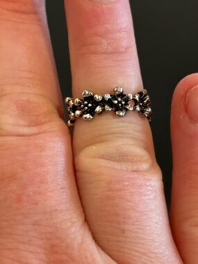 NEW Silver Plated Flower Ring